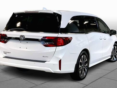 Used 2026 Honda Odyssey Elite image 12