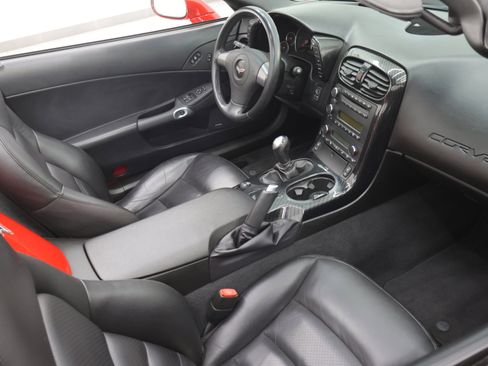 Used 2006 Chevrolet Corvette Convertible w/ Preferred Equipment Group RWD image 45