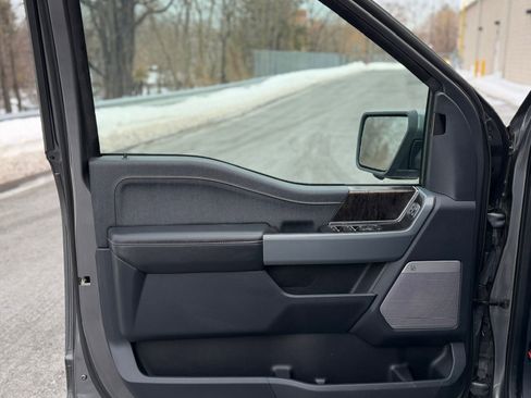 Used 2022 Ford F150 Lightning Lariat image 12