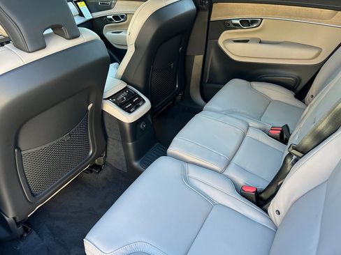 New 2026 Volvo XC90 T8 Ultra w/ Protection Package Premier image 10