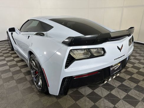 Used 2019 Chevrolet Corvette Z06 w/ Z07 Performance Package image 3