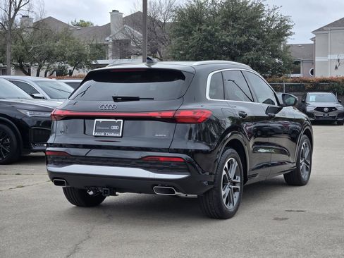 Certified 2025 Audi Q5 Prestige image 8