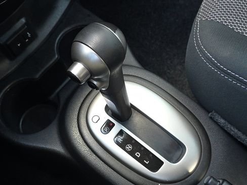 Used 2017 Nissan Versa SV FWD image 19
