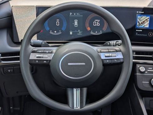 Used 2025 Hyundai Tucson SE image 20