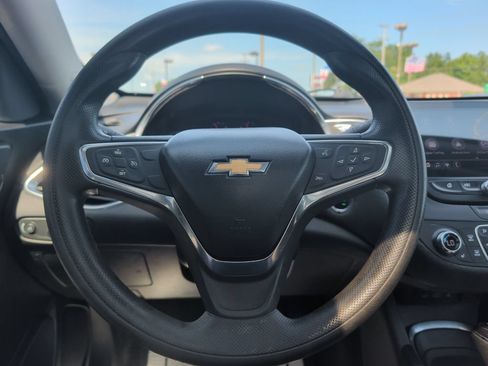 Used 2020 Chevrolet Malibu LT FWD image 11