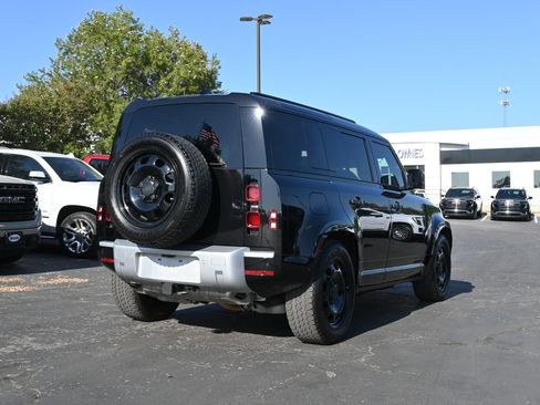 Used 2025 Land Rover Defender 110 S AWD/4WD image 5