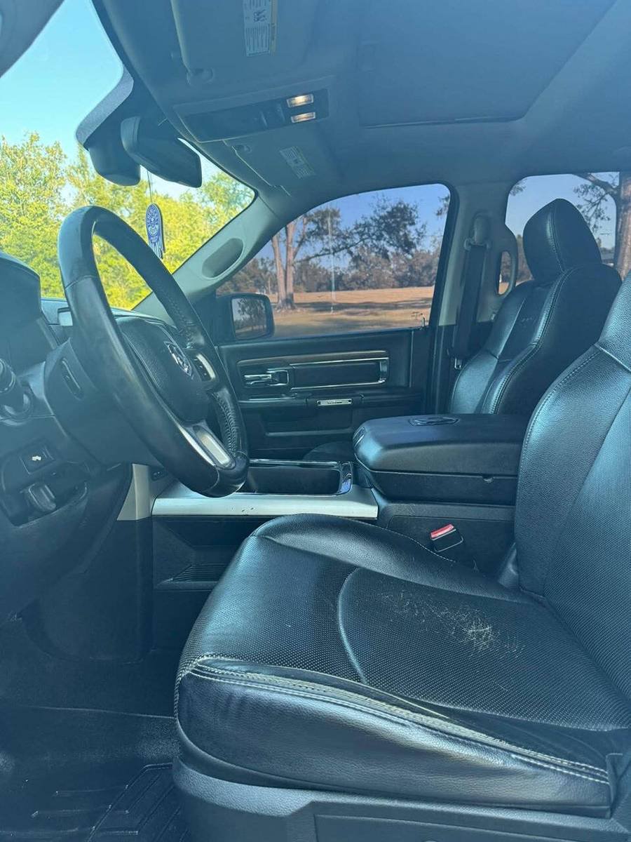 Used 2017 RAM 1500 Laramie w/ Convenience Group AWD/4WD image 14