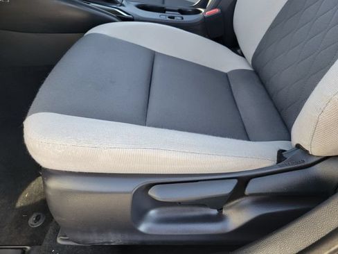 Used 2025 Toyota Corolla LE FWD image 16