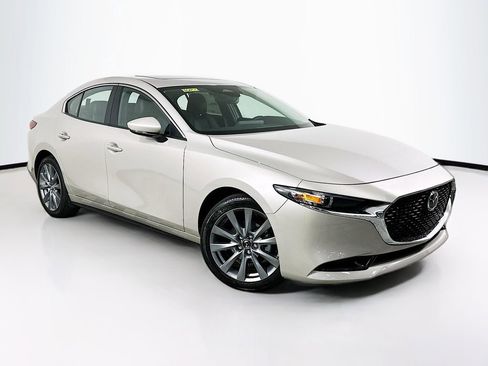 Used 2025 MAZDA MAZDA3 s image 1