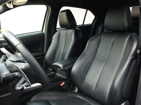 Used 2024 Mitsubishi Eclipse Cross SEL AWD/4WD image 14