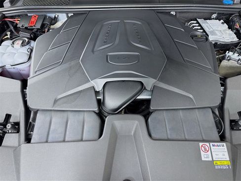 Certified 2024 Porsche Cayenne Coupe image 34