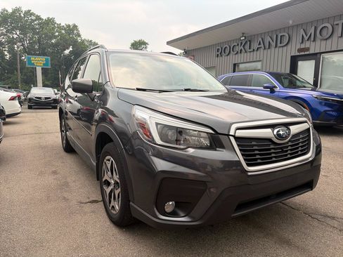 Used 2021 Subaru Forester Premium AWD/4WD image 3