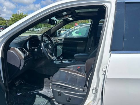 Used 2015 Jeep Grand Cherokee Overland w/ Advanced Technology Group AWD/4WD image 15