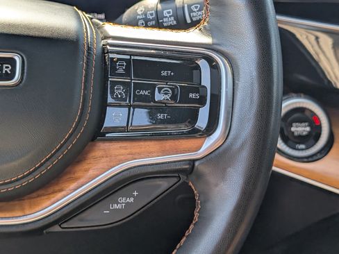 Used 2024 Jeep Grand Wagoneer L Series III AWD/4WD image 26