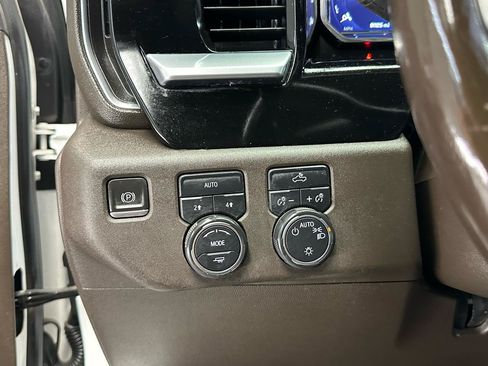 Used 2022 Chevrolet Silverado 1500 LT w/ All Star Edition Plus AWD/4WD image 21