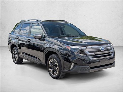 Certified 2025 Subaru Forester Premium w/ Convenience Package #1 AWD/4WD image 3