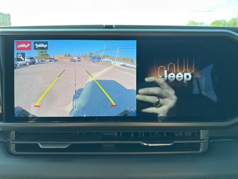 Used 2025 Jeep Gladiator Rubicon w/ Safety Group image 33