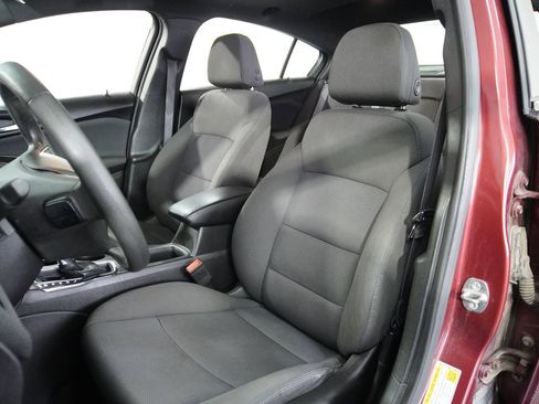 Used 2017 Chevrolet Cruze LT w/ Sun And Sound Package FWD image 11