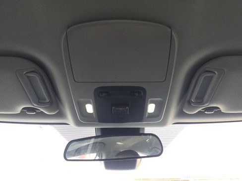 Used 2021 Toyota Camry SE w/ Cold Weather Package image 18