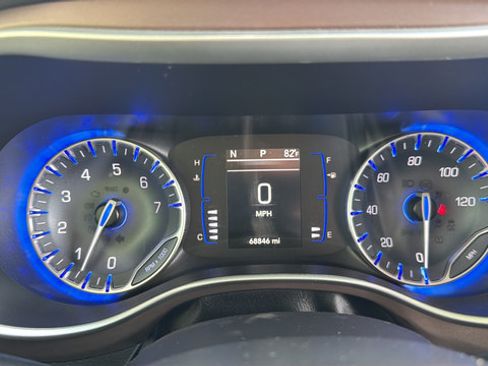 Used 2022 Chrysler Voyager LX FWD image 28