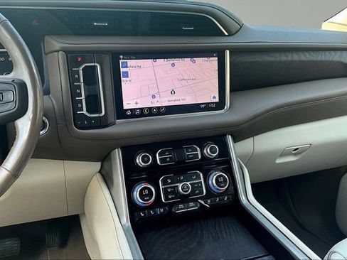 Used 2021 GMC Yukon Denali AWD/4WD image 9