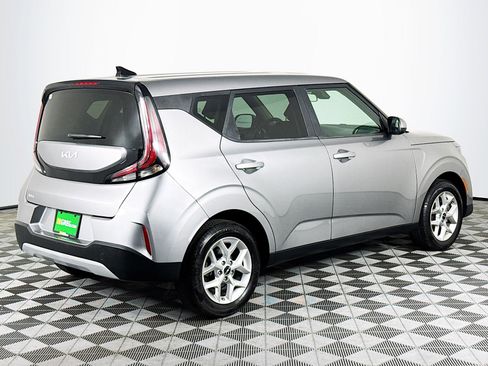 Used 2023 Kia Soul LX w/ LX Technology Package FWD image 10