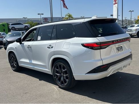 New 2026 Lexus TX 500h AWD image 4