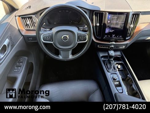 Used 2021 Volvo XC60 T6 Momentum w/ Premium Package AWD/4WD image 32