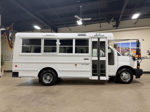 Used 2019 Chevrolet Express 3500 w/ School Bus Package image 4