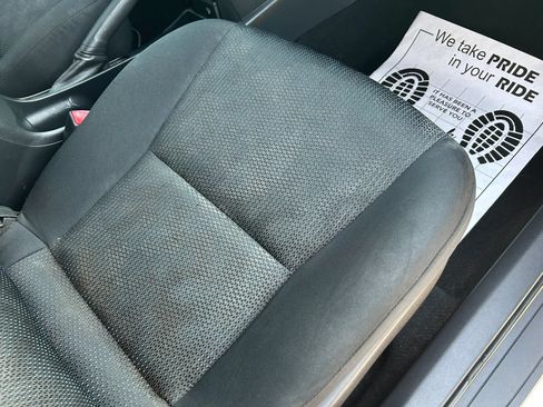 Used 2010 Toyota Matrix S FWD image 14