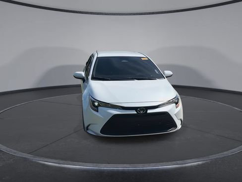 Used 2026 Toyota Corolla LE FWD image 3