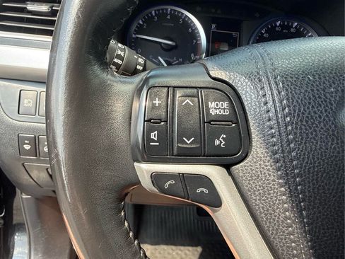 Used 2018 Toyota Highlander Limited Platinum AWD/4WD image 30