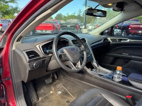 Used 2014 Ford Fusion SE w/ Equipment Group 202A FWD image 11