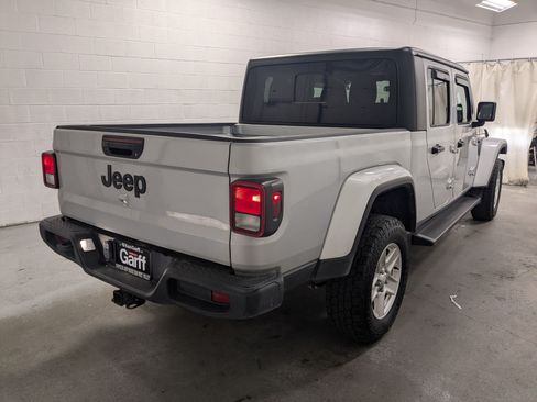 Used 2022 Jeep Gladiator Sport AWD/4WD image 7