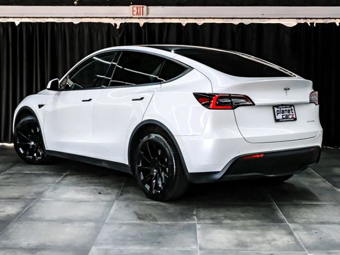 Used 2021 Tesla Model Y Long Range AWD/4WD image 11