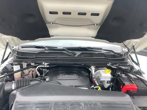 Used 2024 RAM 2500 Laramie w/ Night Edition image 27