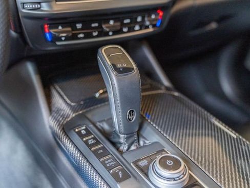 Used 2022 Maserati Levante Trofeo AWD/4WD image 34