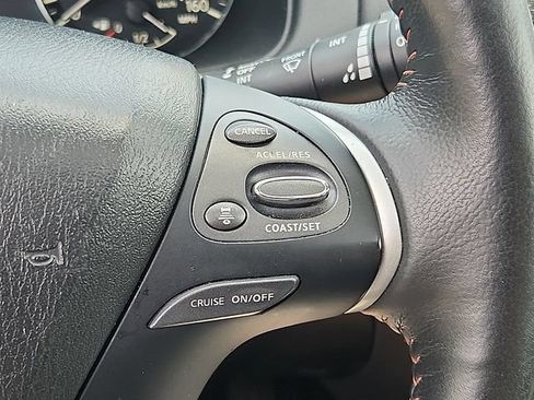 Used 2019 Nissan Pathfinder SL AWD/4WD image 23