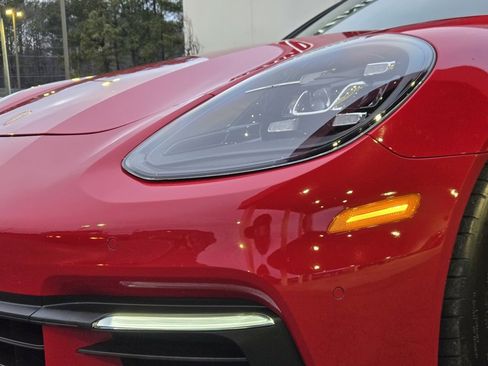 Used 2020 Porsche Panamera image 15