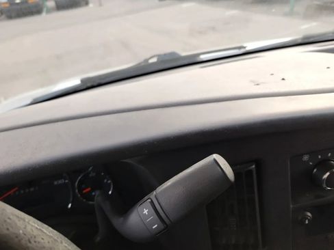 Used 2011 Chevrolet Express 3500 LS RWD image 26