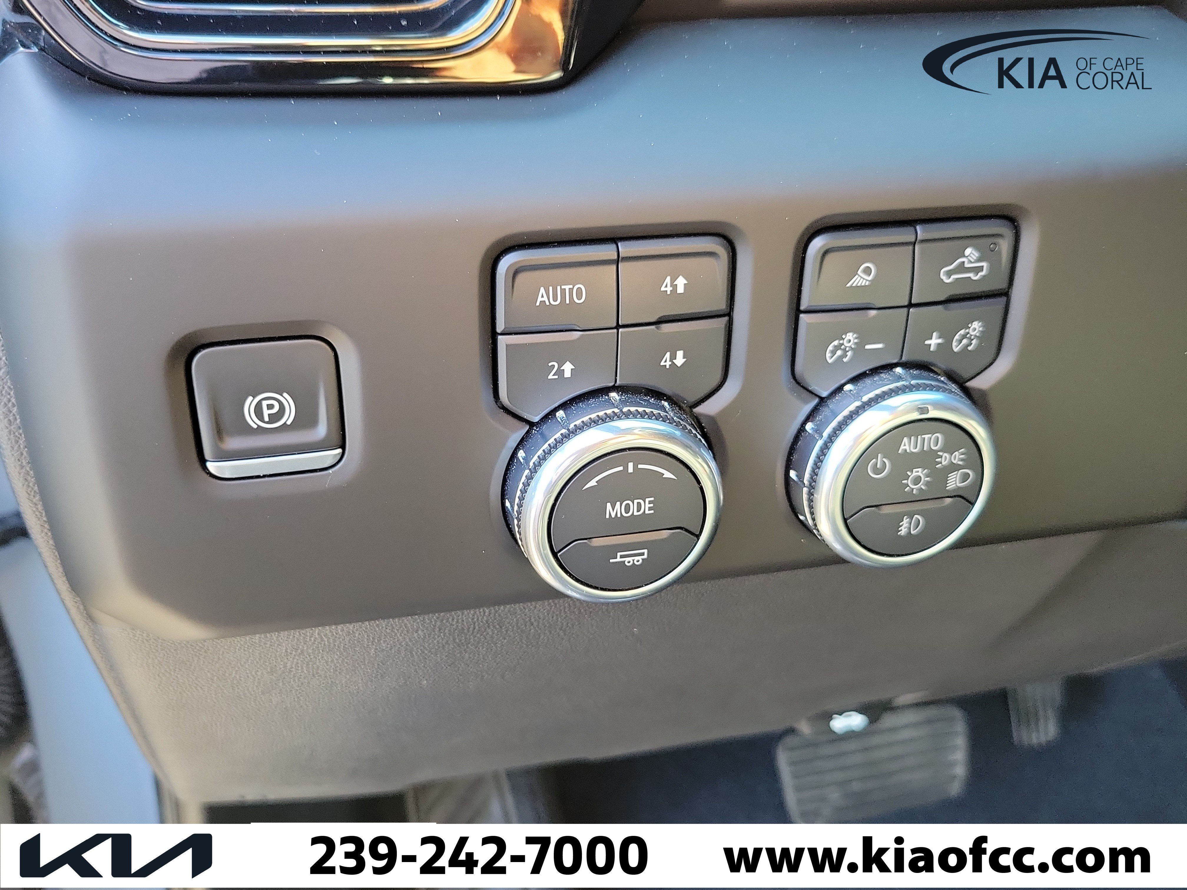 Used 2025 GMC Sierra 1500 AT4X AWD/4WD image 25