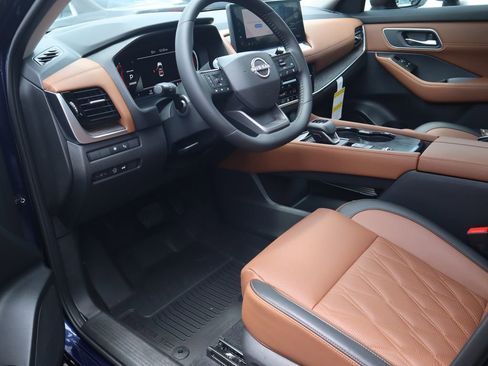 New 2025 Nissan Rogue Platinum w/ Platinum Premium Package image 13