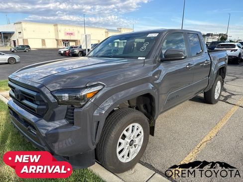 Used 2024 Toyota Tacoma SR5 AWD/4WD image 14