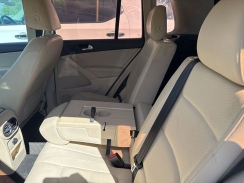 Used 2016 Volkswagen Tiguan S image 5