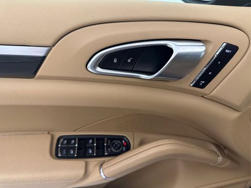 Used 2014 Porsche Cayenne AWD/4WD image 35