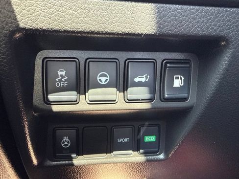 Used 2019 Nissan Rogue SV w/ Premium Package FWD image 26