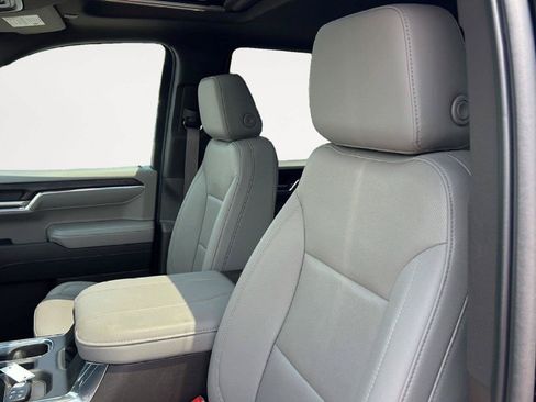 Used 2023 GMC Sierra 1500 SLT w/ SLT Premium Plus Package AWD/4WD image 9