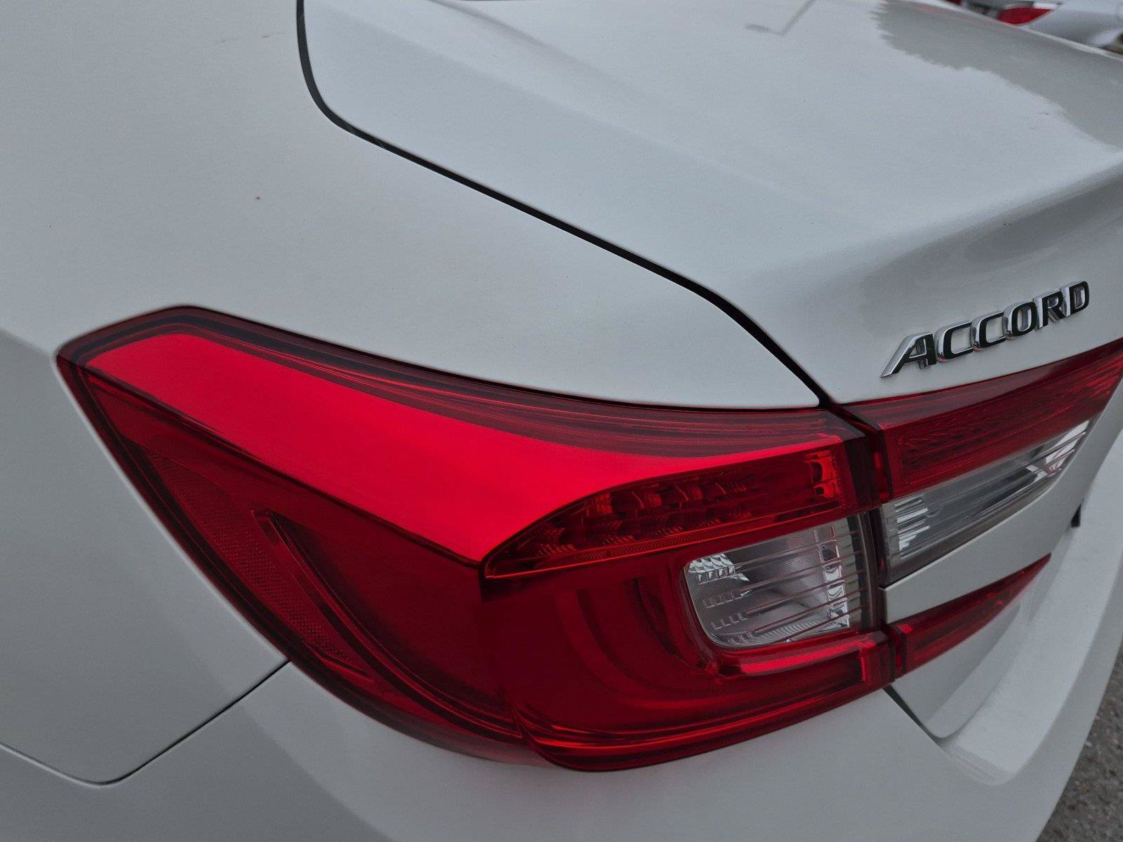 Used 2021 Honda Accord Touring image 11