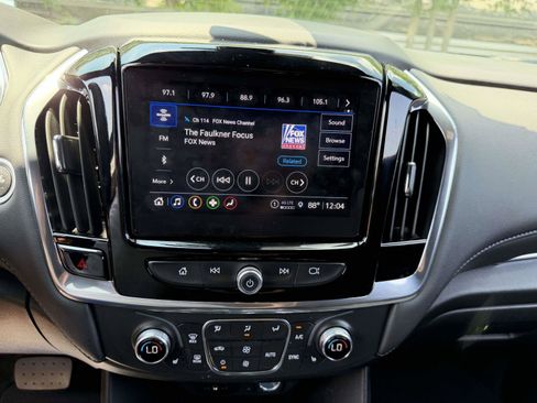 Certified 2023 Chevrolet Traverse LT FWD image 23