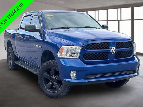 Used 2017 RAM 1500 Express RWD image 3